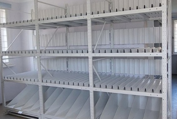 гребенчатые стеллажи для вертикального хранения икон