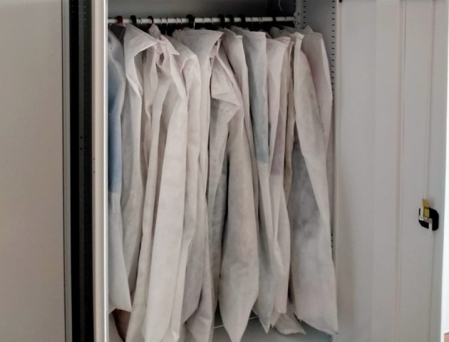 Металлические шкафы для хранения одежды