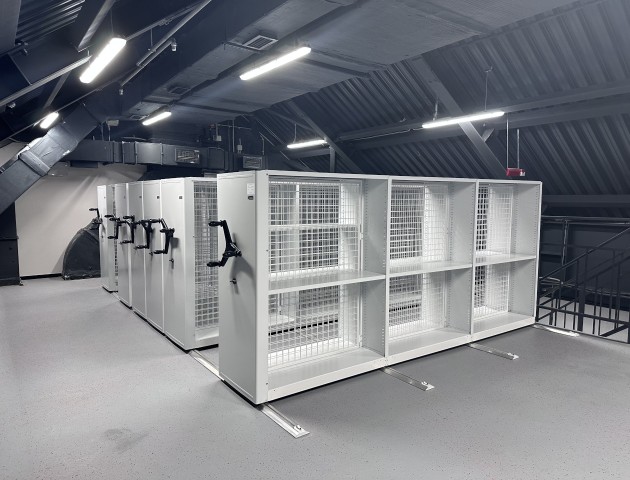 мобильные стеллажи с сетками для картин