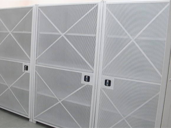 Сетчатые двери на стеллаж