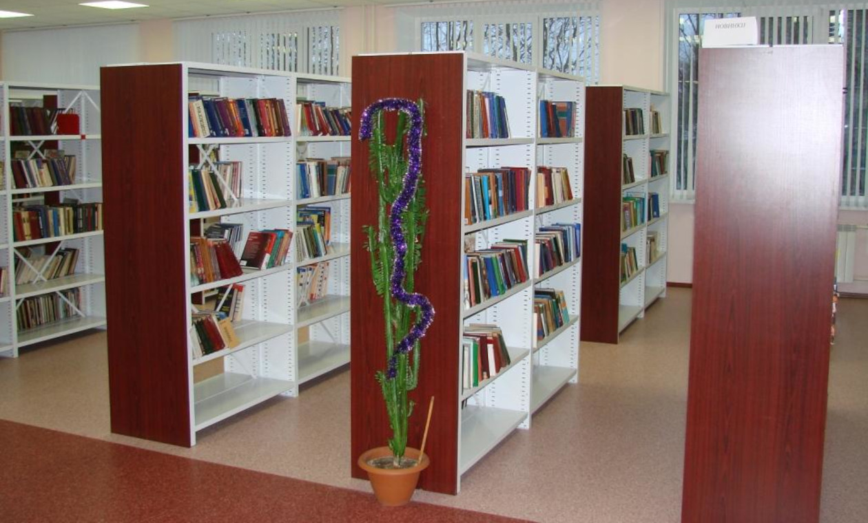 Металлические стеллажи с ПВХ панелями